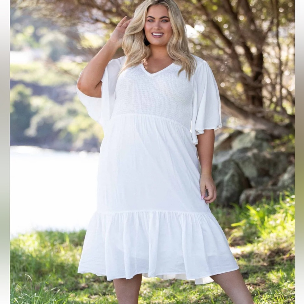 Dani Marie Cleo Short Sleeve White Midi Dress Size 20 NWT